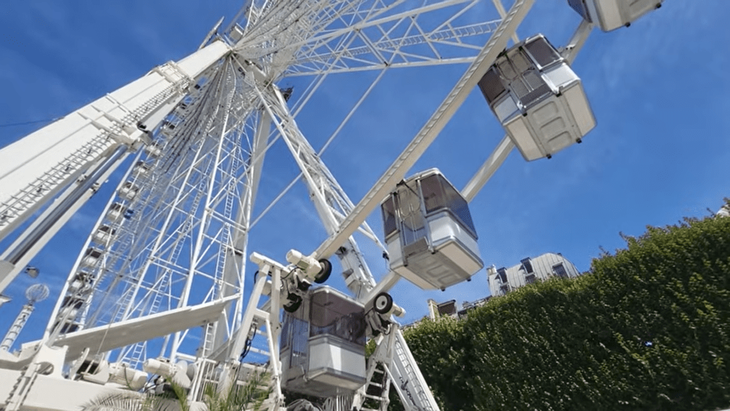 Paris itinerary: giant Ferris wheel